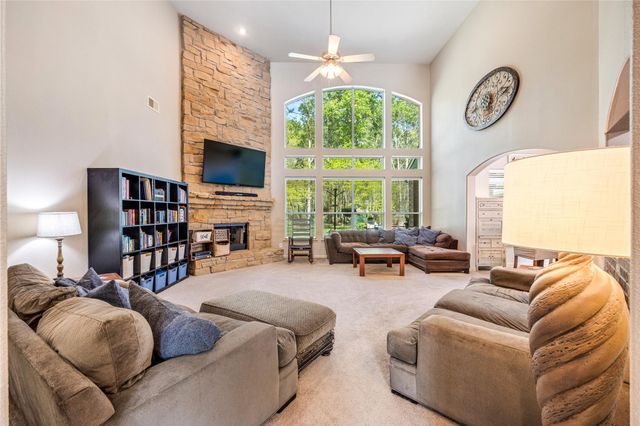 1007 Commons Waterway Drive, Huffman, TX 77336