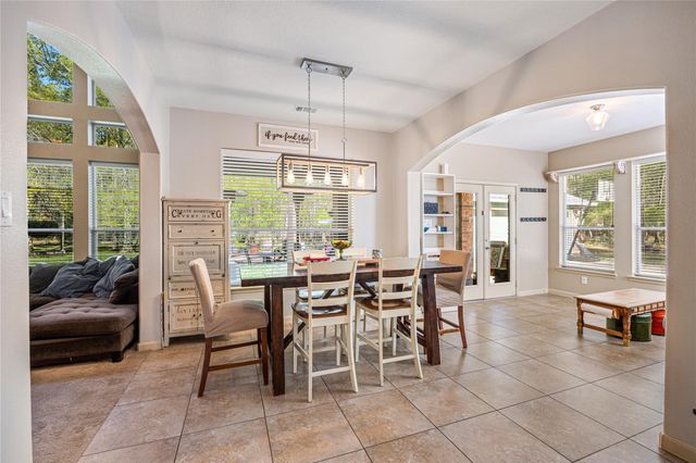 1007 Commons Waterway Drive, Huffman, TX 77336