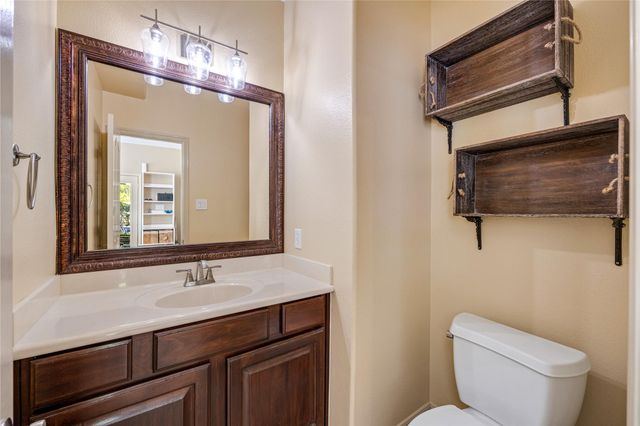 1007 Commons Waterway Drive, Huffman, TX 77336