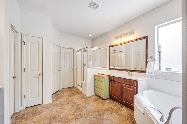 1007 Commons Waterway Drive, Huffman, TX 77336