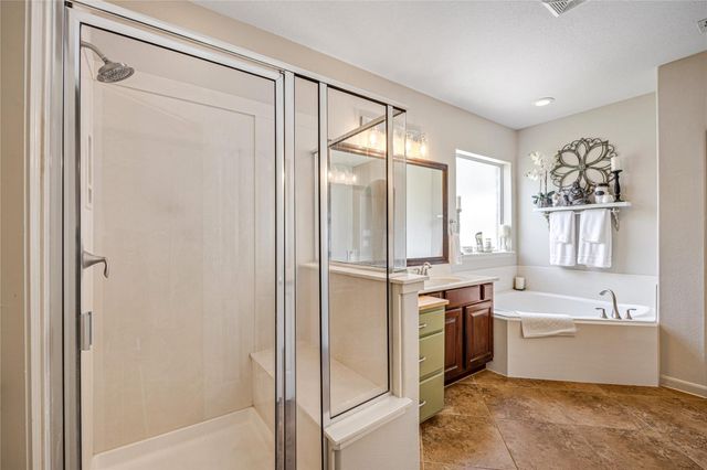 1007 Commons Waterway Drive, Huffman, TX 77336