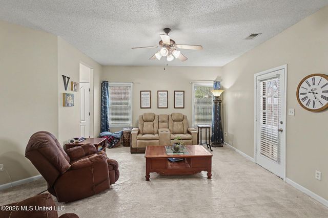 9450 Stone Point Drive, Olive Branch, MS 38654