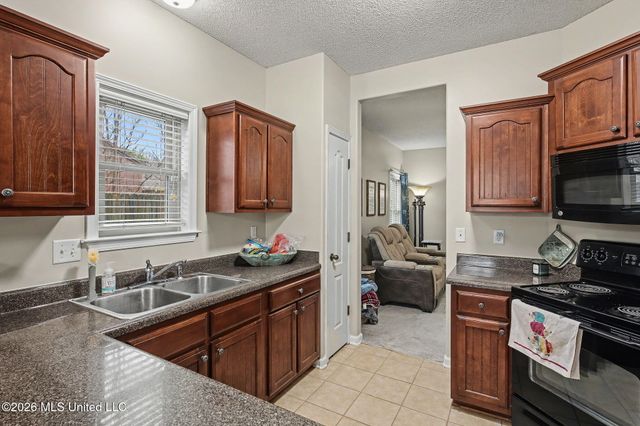 9450 Stone Point Drive, Olive Branch, MS 38654