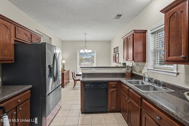 9450 Stone Point Drive, Olive Branch, MS 38654