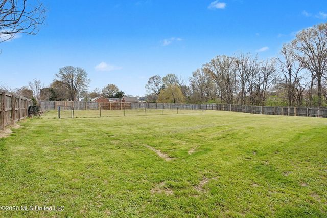 9450 Stone Point Drive, Olive Branch, MS 38654