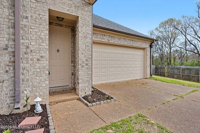 9450 Stone Point Drive, Olive Branch, MS 38654