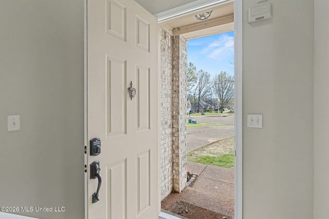 9450 Stone Point Drive, Olive Branch, MS 38654