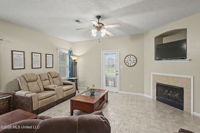 9450 Stone Point Drive, Olive Branch, MS 38654