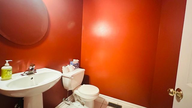 135 Tanglewood Drive 29, Glen Ellyn, IL 60137