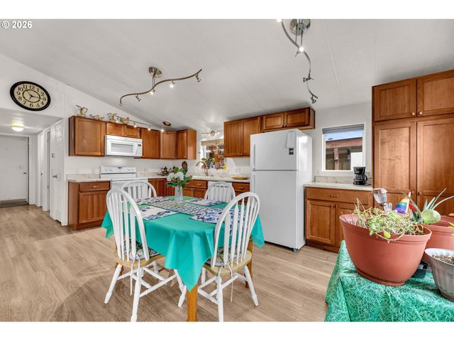 15411 Se MILL PLAIN Blvd C12, Vancouver, WA 98684