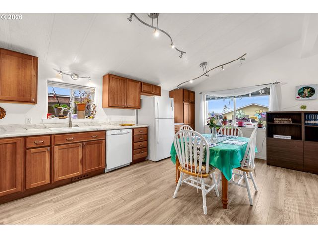 15411 Se MILL PLAIN Blvd C12, Vancouver, WA 98684