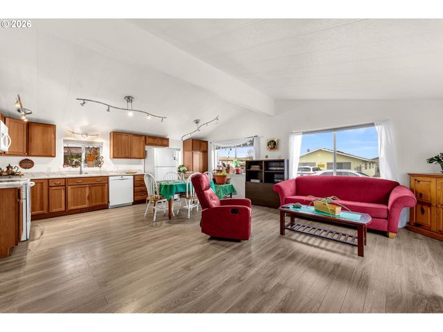 15411 Se MILL PLAIN Blvd C12, Vancouver, WA 98684