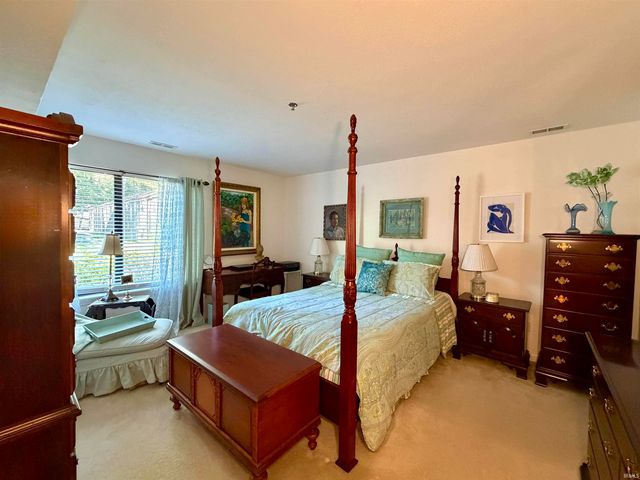 9525 S Pointe Lasalles Dr Unit 86, Bloomington, IN 47401