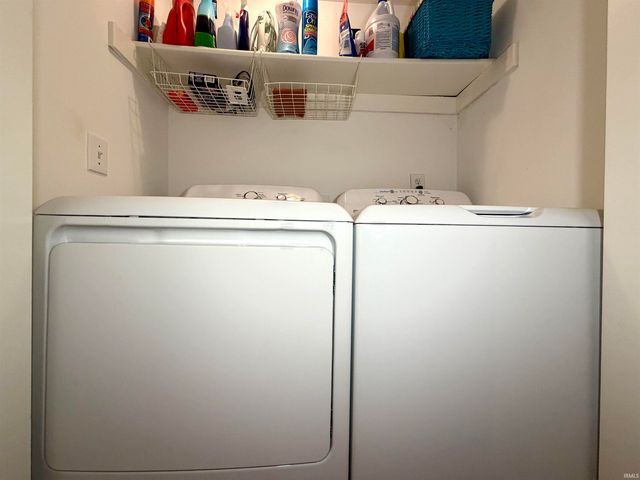 9525 S Pointe Lasalles Dr Unit 86, Bloomington, IN 47401