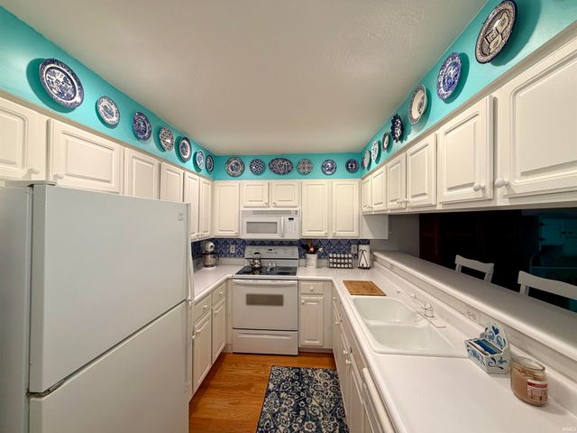 9525 S Pointe Lasalles Dr Unit 86, Bloomington, IN 47401