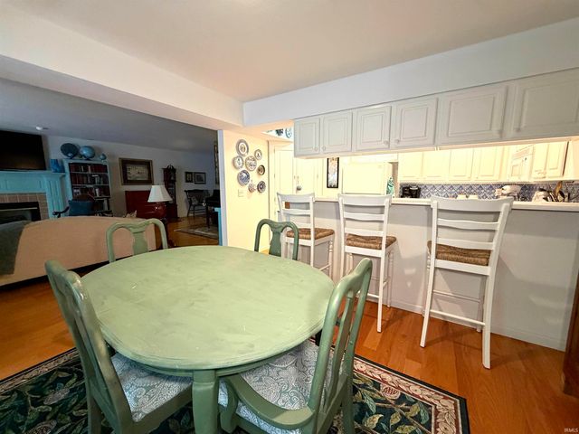 9525 S Pointe Lasalles Dr Unit 86, Bloomington, IN 47401