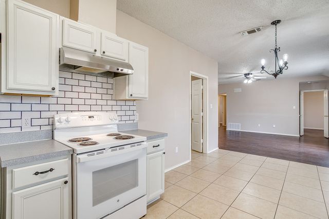 109 Paula Drive, Joshua, TX 76058