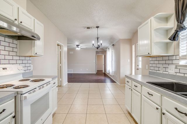 109 Paula Drive, Joshua, TX 76058