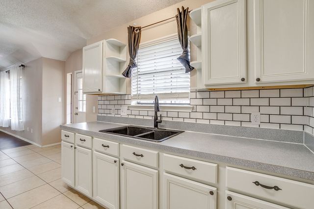 109 Paula Drive, Joshua, TX 76058