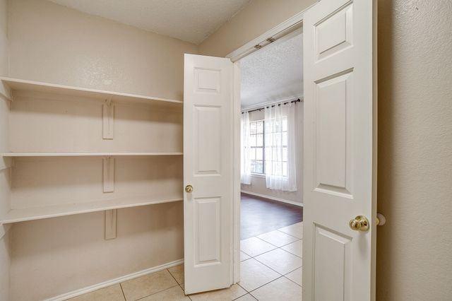 109 Paula Drive, Joshua, TX 76058