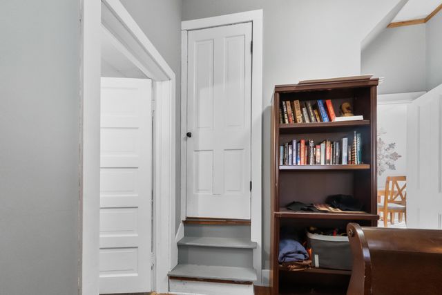 2151 N Campbell Avenue, Springfield, MO 65803