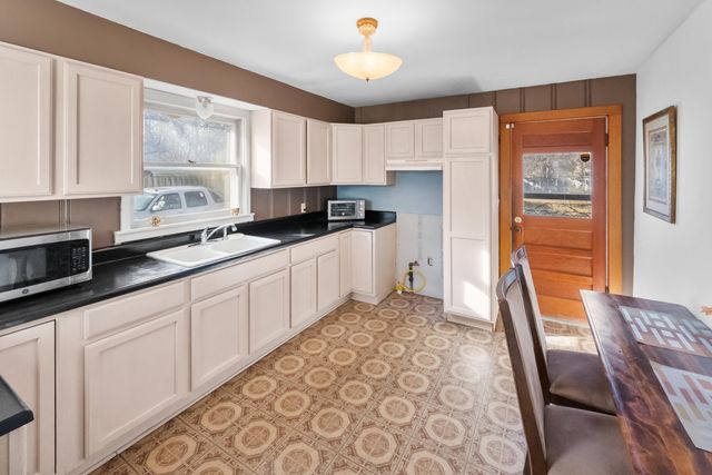 2151 N Campbell Avenue, Springfield, MO 65803