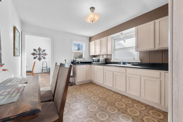 2151 N Campbell Avenue, Springfield, MO 65803