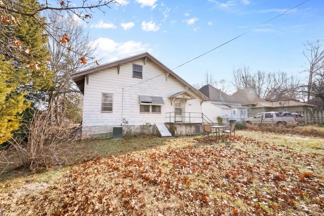 2151 N Campbell Avenue, Springfield, MO 65803