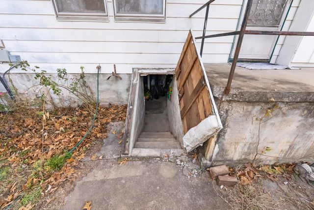 2151 N Campbell Avenue, Springfield, MO 65803