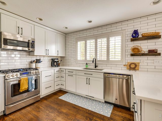 9437 Cherryvale Ln, Highlands Ranch, CO 80126
