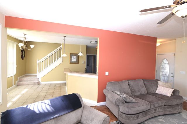 1612 S O'hare Boulevard, Yorktown, IN 47396