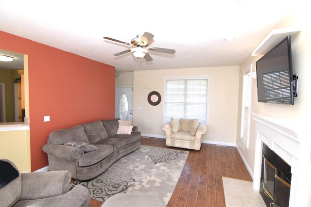1612 S O'hare Boulevard, Yorktown, IN 47396