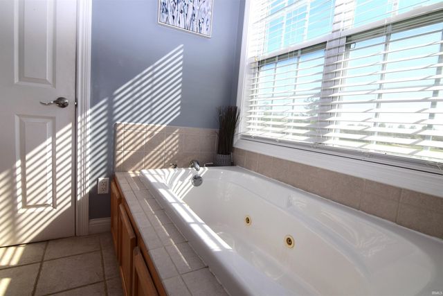 1612 S O'hare Boulevard, Yorktown, IN 47396