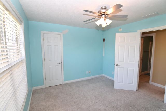 1612 S O'hare Boulevard, Yorktown, IN 47396