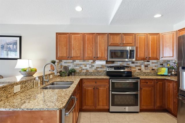 7106 35TH STREET E, Sarasota, FL 34243