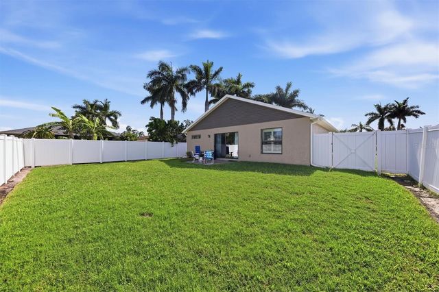 7106 35TH STREET E, Sarasota, FL 34243