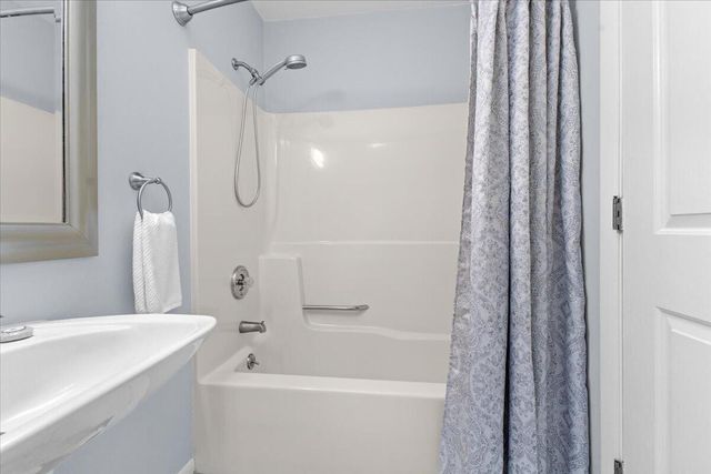 5751 Cox Hopkins RD, Roanoke, VA 24014