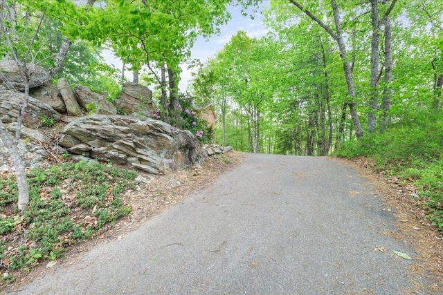 5751 Cox Hopkins RD, Roanoke, VA 24014