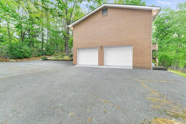 5751 Cox Hopkins RD, Roanoke, VA 24014