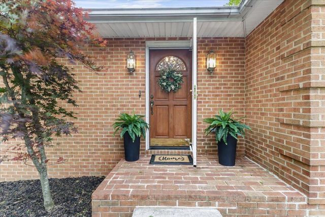 5751 Cox Hopkins RD, Roanoke, VA 24014