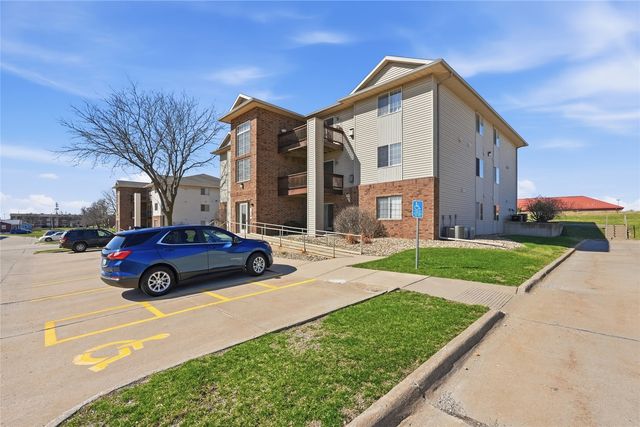 3050 Wilson Avenue SW 3, Cedar Rapids, IA 52404