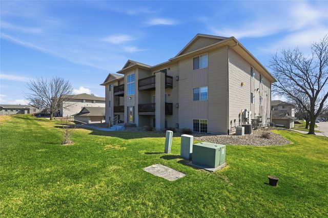 3050 Wilson Avenue SW 3, Cedar Rapids, IA 52404