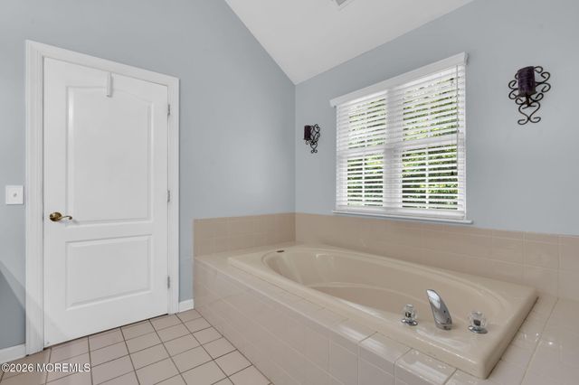 31 Conor Road, Jackson, NJ 08527