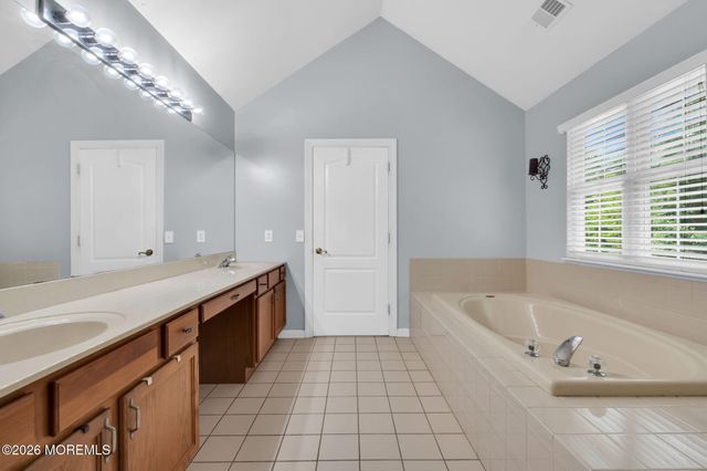 31 Conor Road, Jackson, NJ 08527