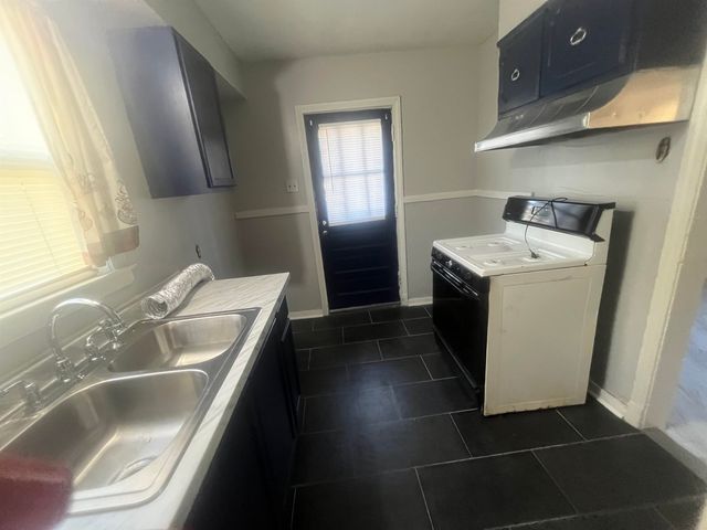 2102 LARAMIE ST, Memphis, TN 38106