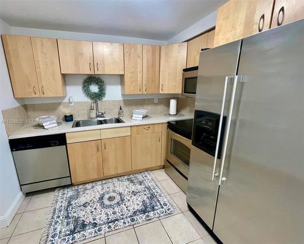 1800 Collins Ave 7C, Miami Beach, FL 33139