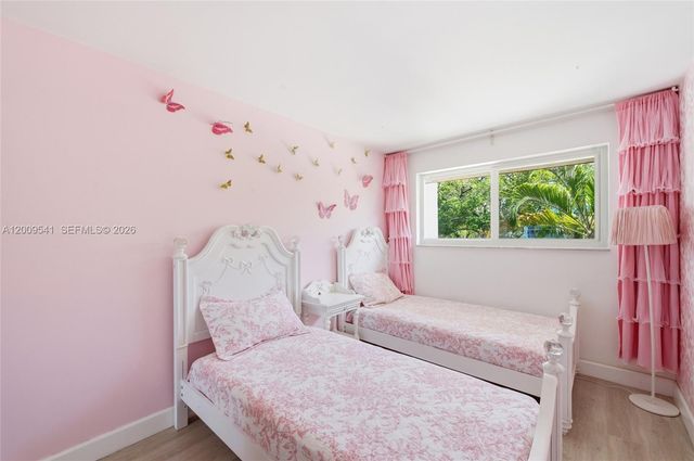 3819 NE 170th St B-1, North Miami Beach, FL 33160