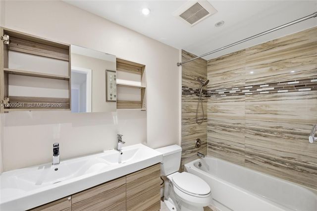 3819 NE 170th St B-1, North Miami Beach, FL 33160