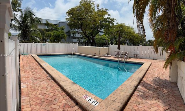 3819 170th St B-1, North Miami Beach, FL 33160