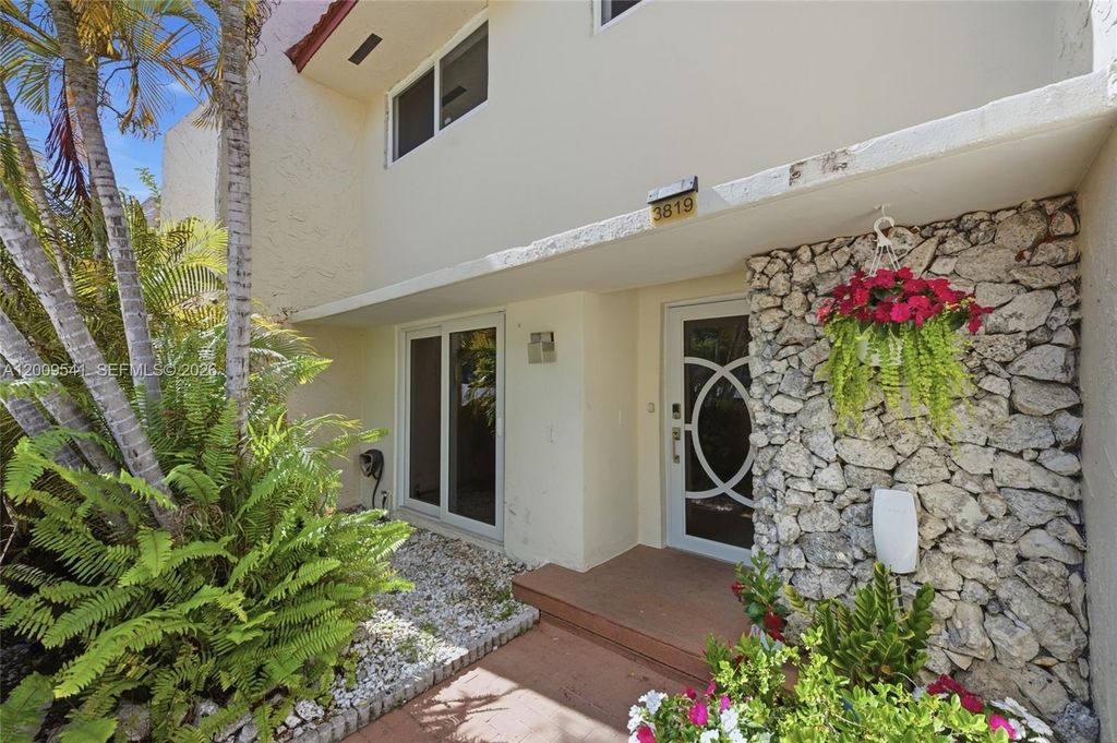 3819 NE 170th St B-1, North Miami Beach, FL 33160